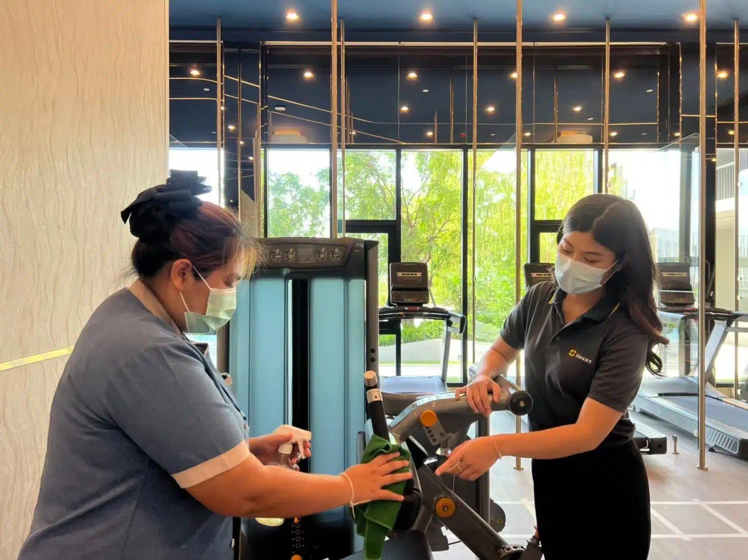 ดูแลทำความสะอาดส่วนกลางฟิตเนส