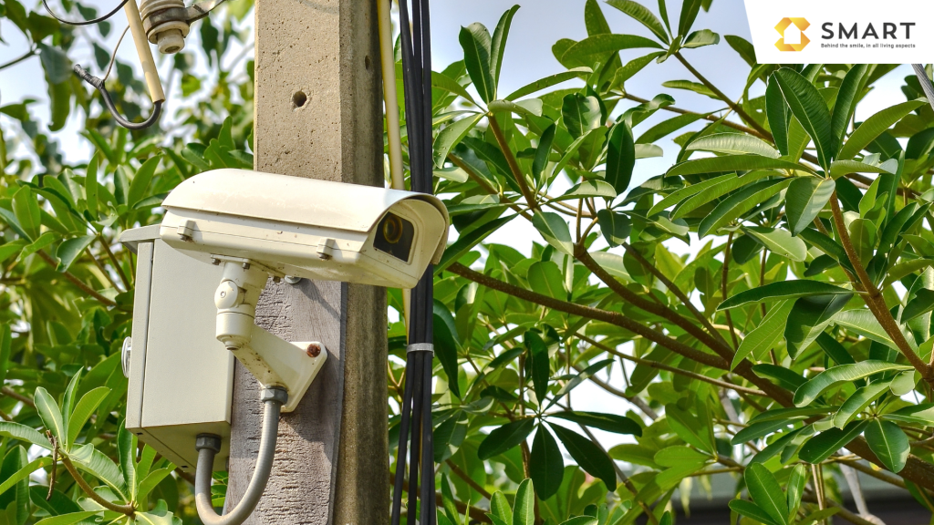 เพื่อนบ้านติดกล้องวงจรปิด